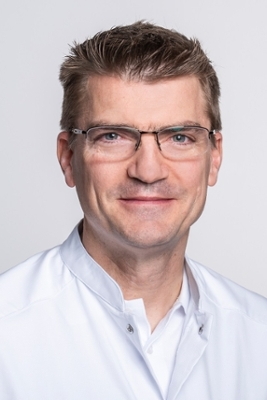 Portrait des Leitenden Oberarztes Dr. Jörg Happe